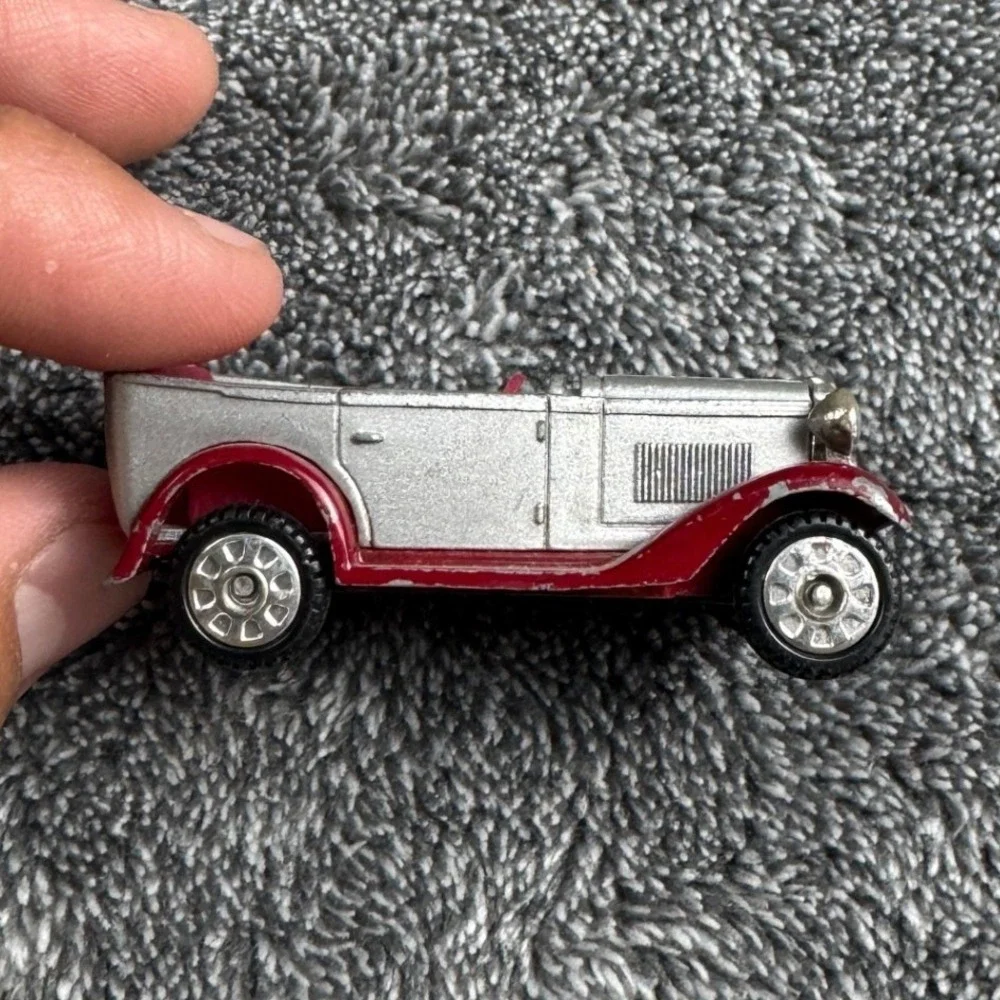 Vintage Tomica Datsun No 60 Diecast Car 1/49 Scale Silver Red Made in Japan 1974